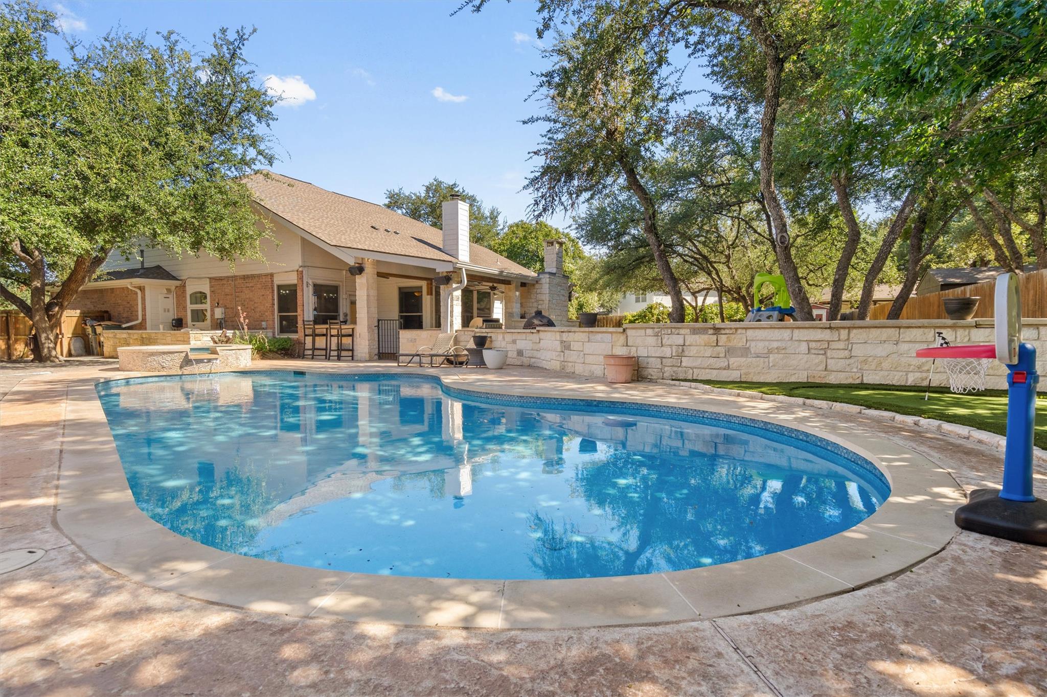 16001 Mickey Dr, Austin, TX 78717