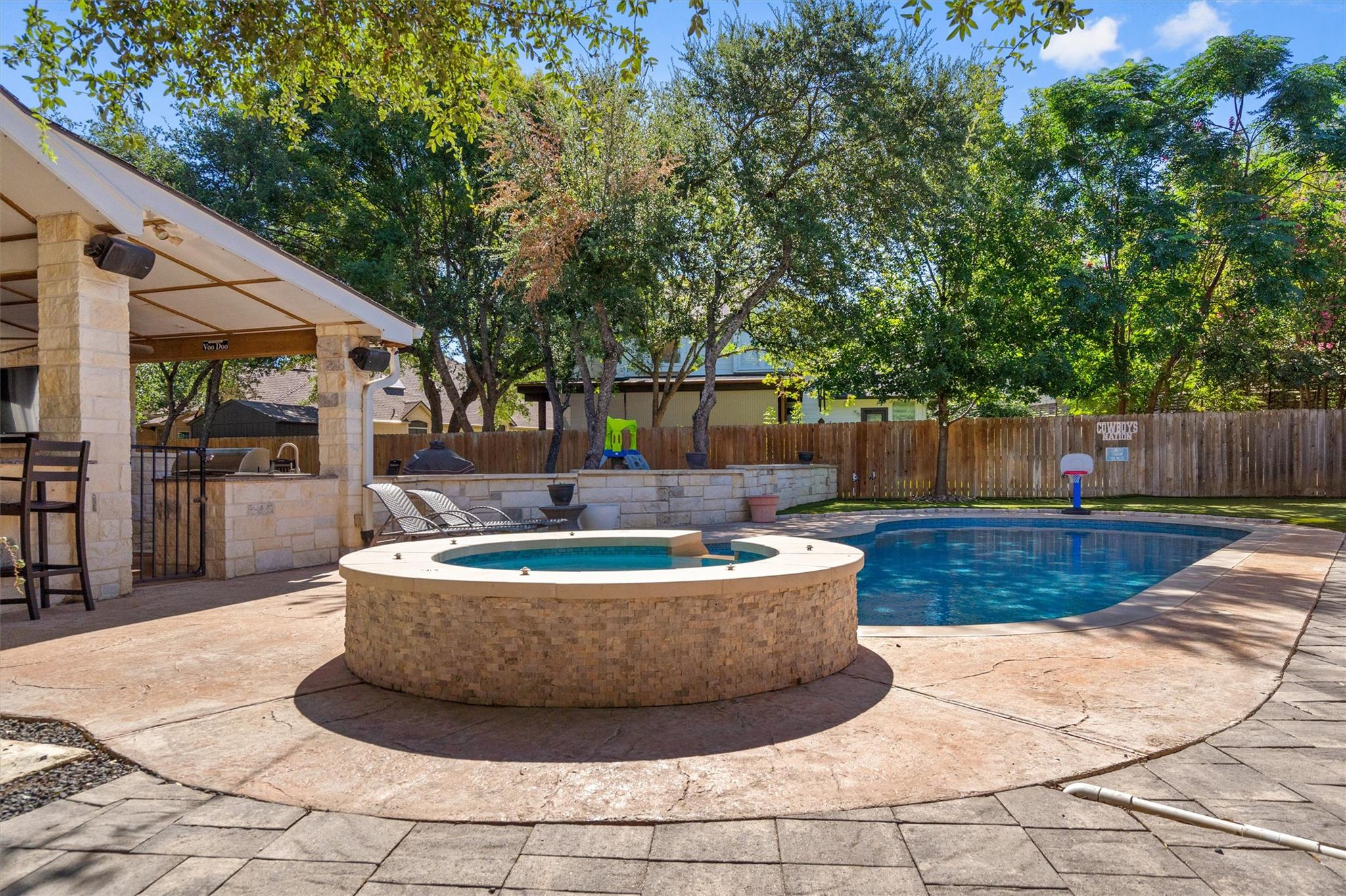 16001 Mickey Dr, Austin, TX 78717