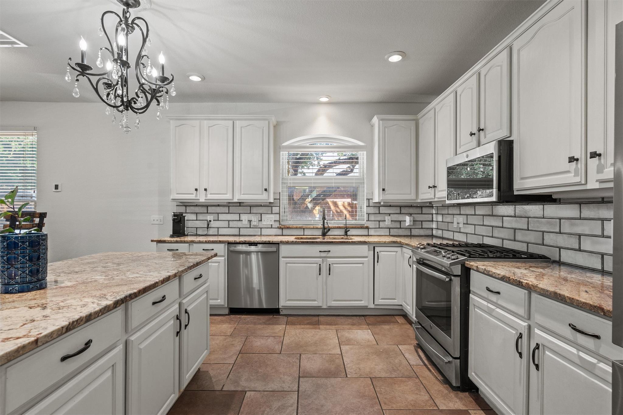 16001 Mickey Dr, Austin, TX 78717