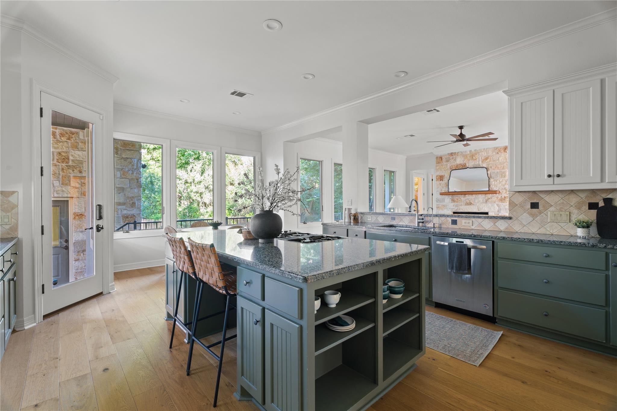 6636 Dogwood Creek Dr, Austin, TX 78746