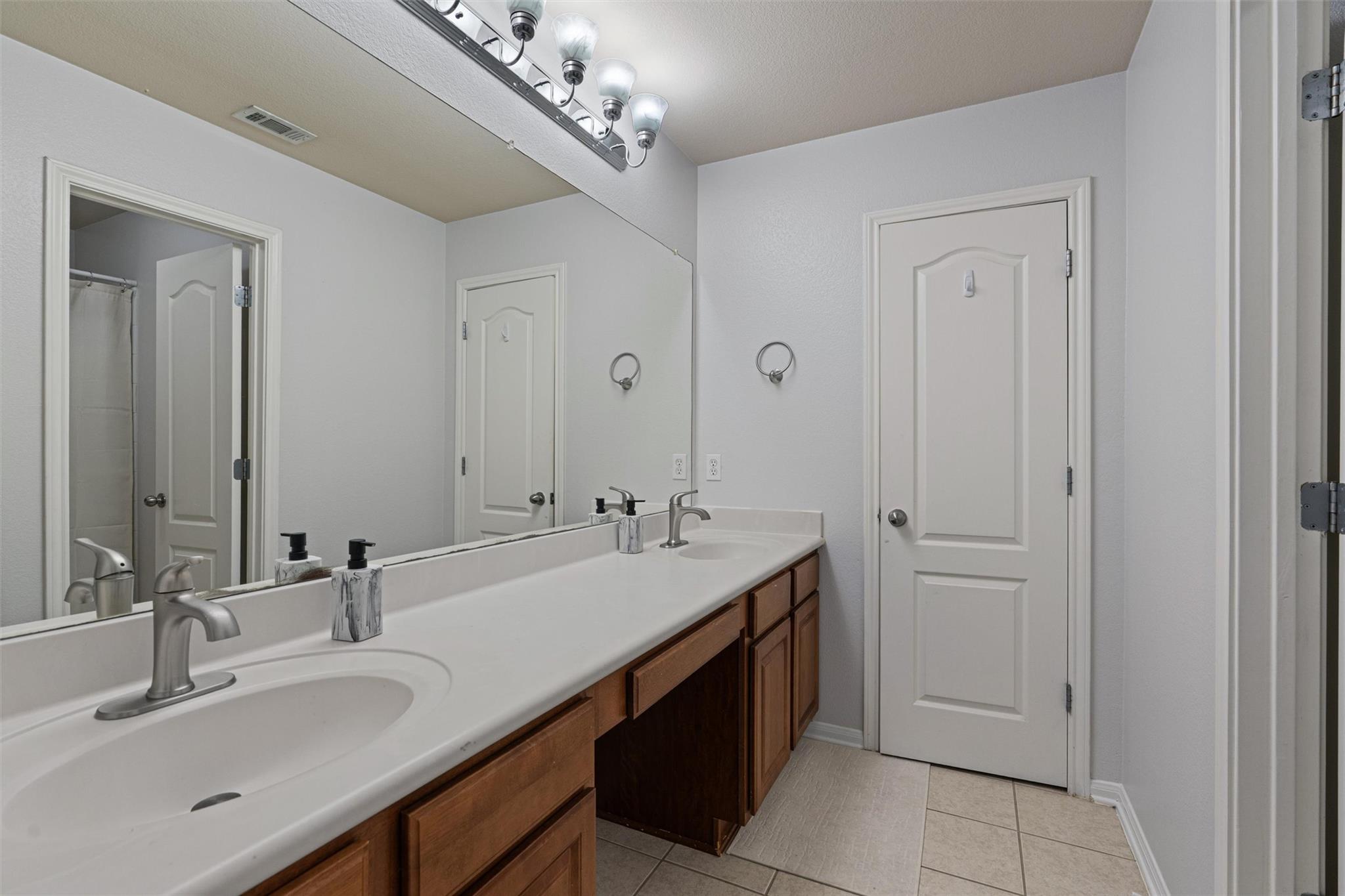 701 Old Ravine Ct, Round Rock, TX 78665
