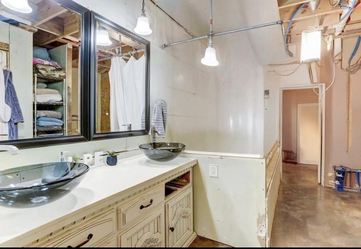 301 County Road 278, Liberty Hill, TX 78642