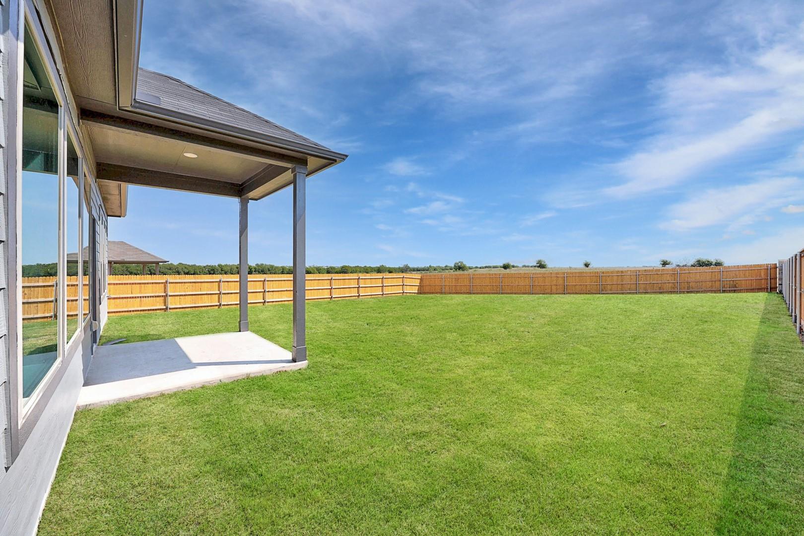 100 Divisadero Dr, Hutto, TX 78634