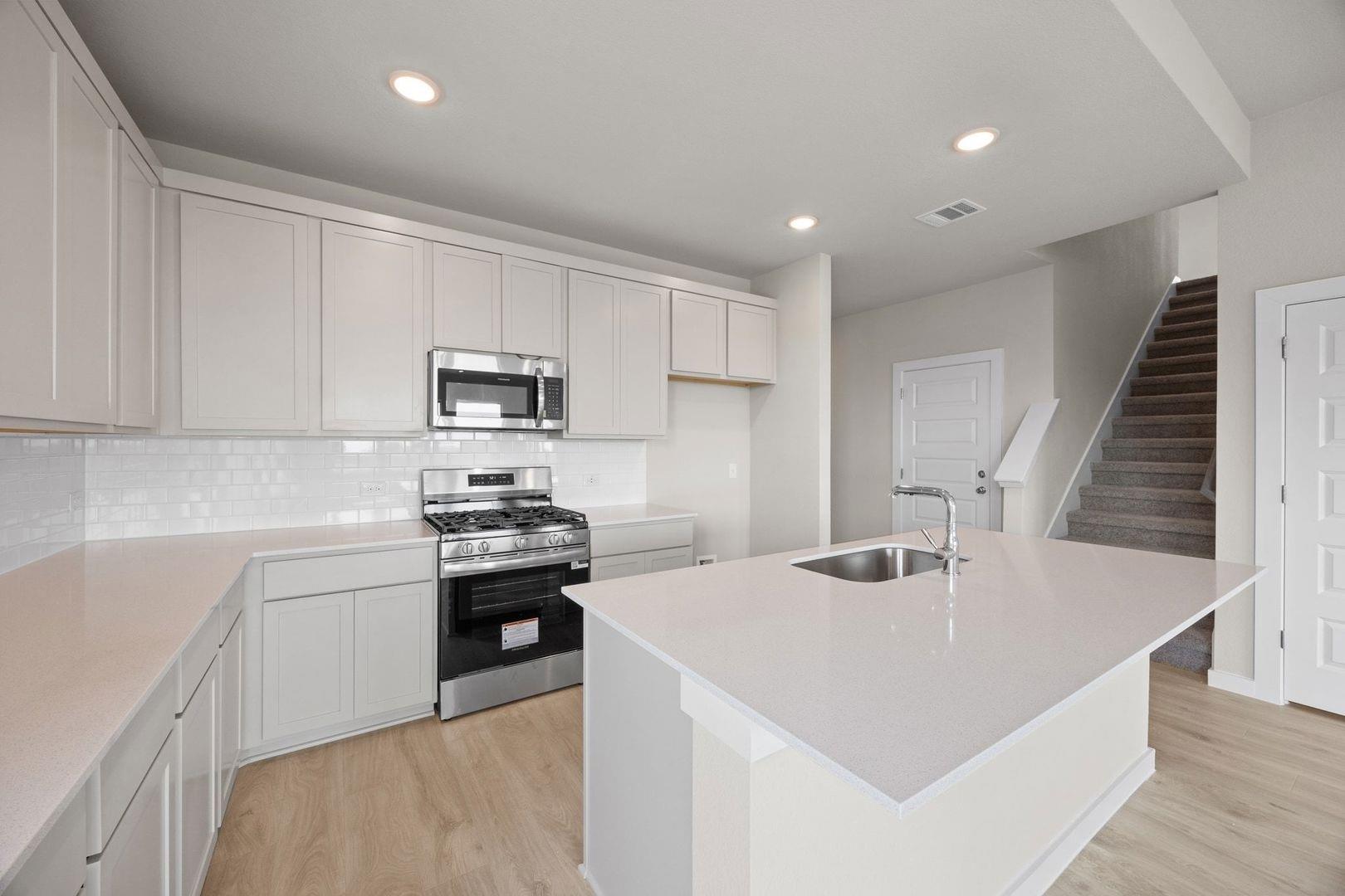 100 Divisadero Dr, Hutto, TX 78634