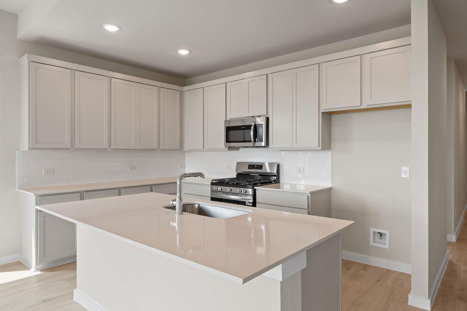 100 Divisadero Dr, Hutto, TX 78634