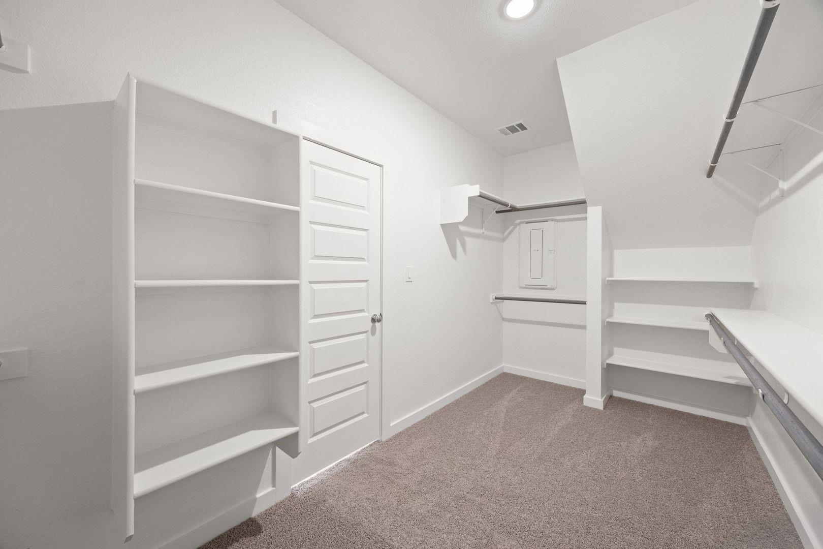 100 Divisadero Dr, Hutto, TX 78634