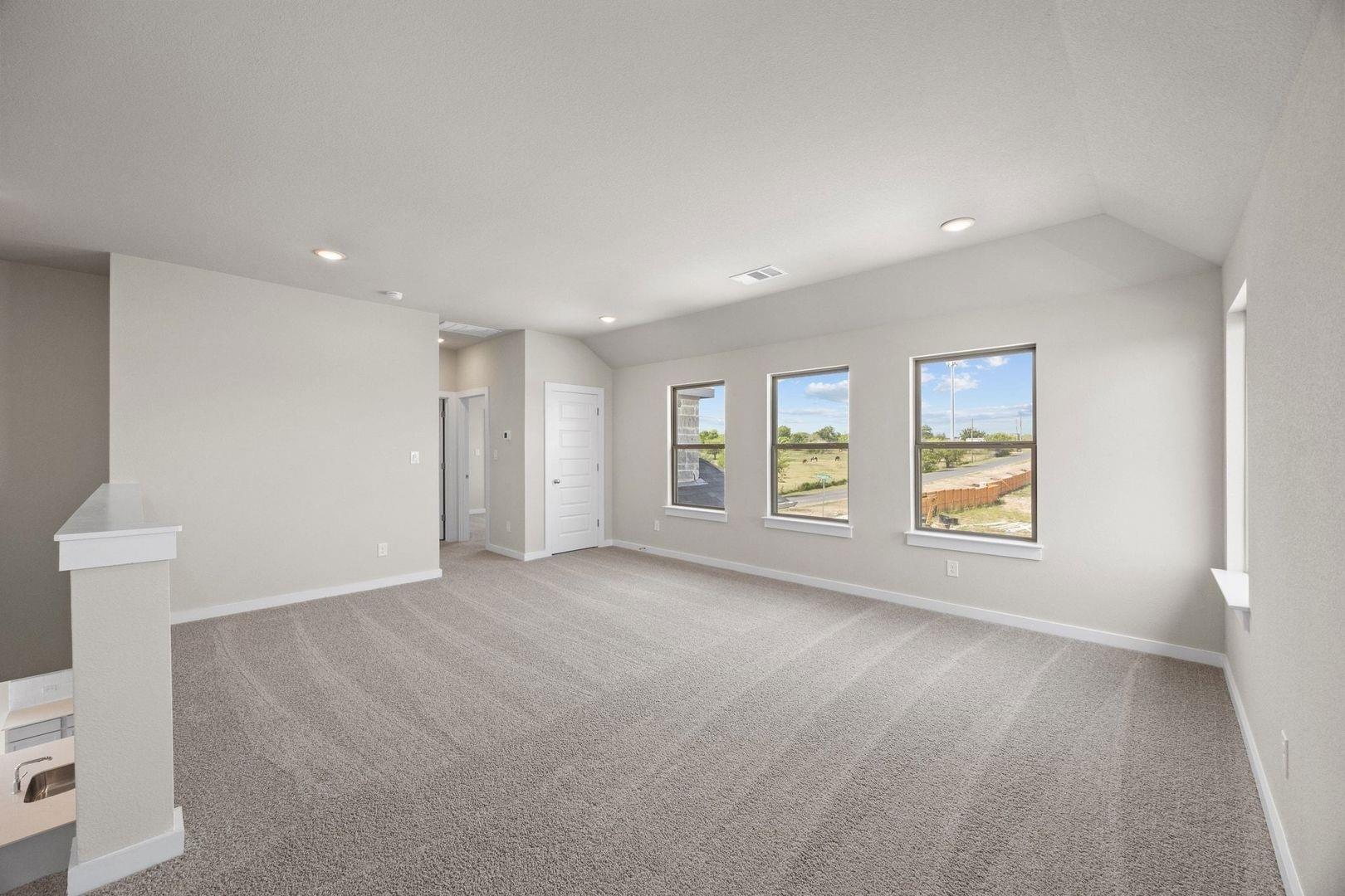 100 Divisadero Dr, Hutto, TX 78634