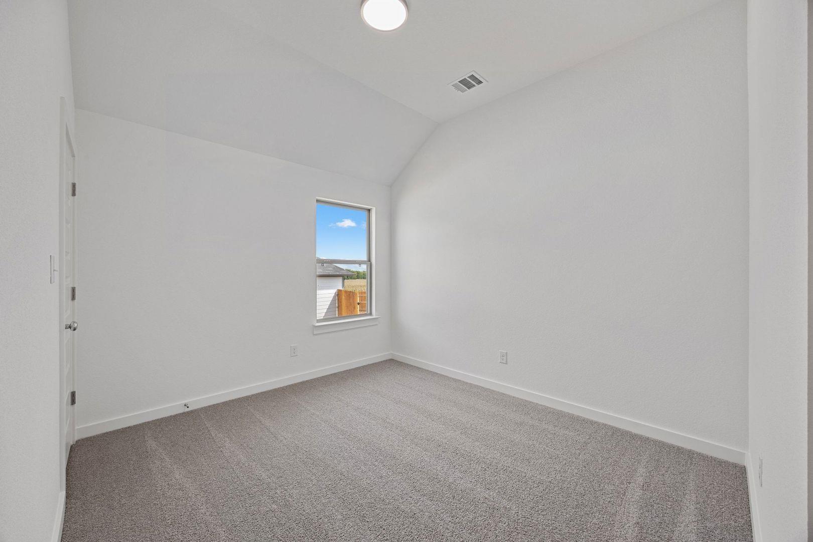 102 Divisadero Dr, Hutto, TX 78634