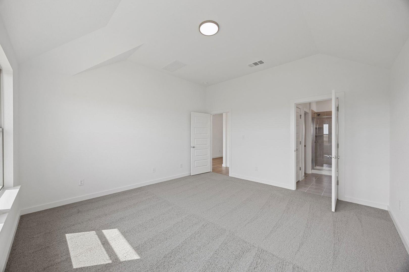 102 Divisadero Dr, Hutto, TX 78634