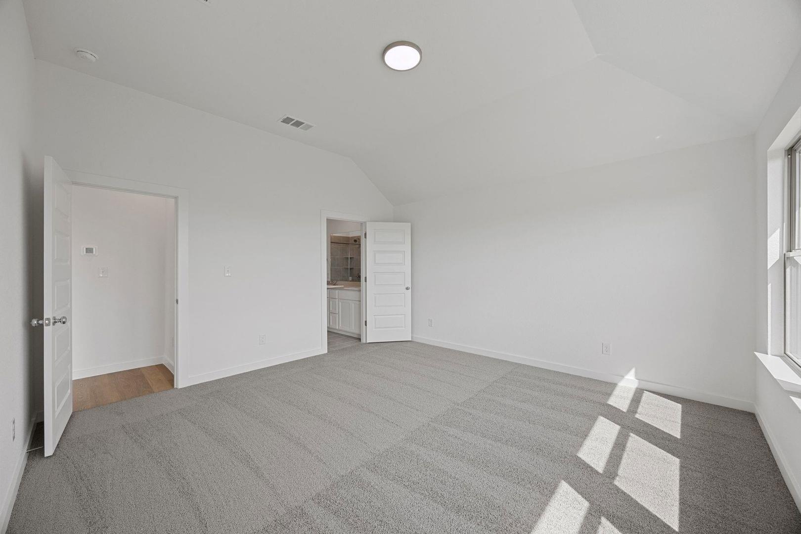 102 Divisadero Dr, Hutto, TX 78634