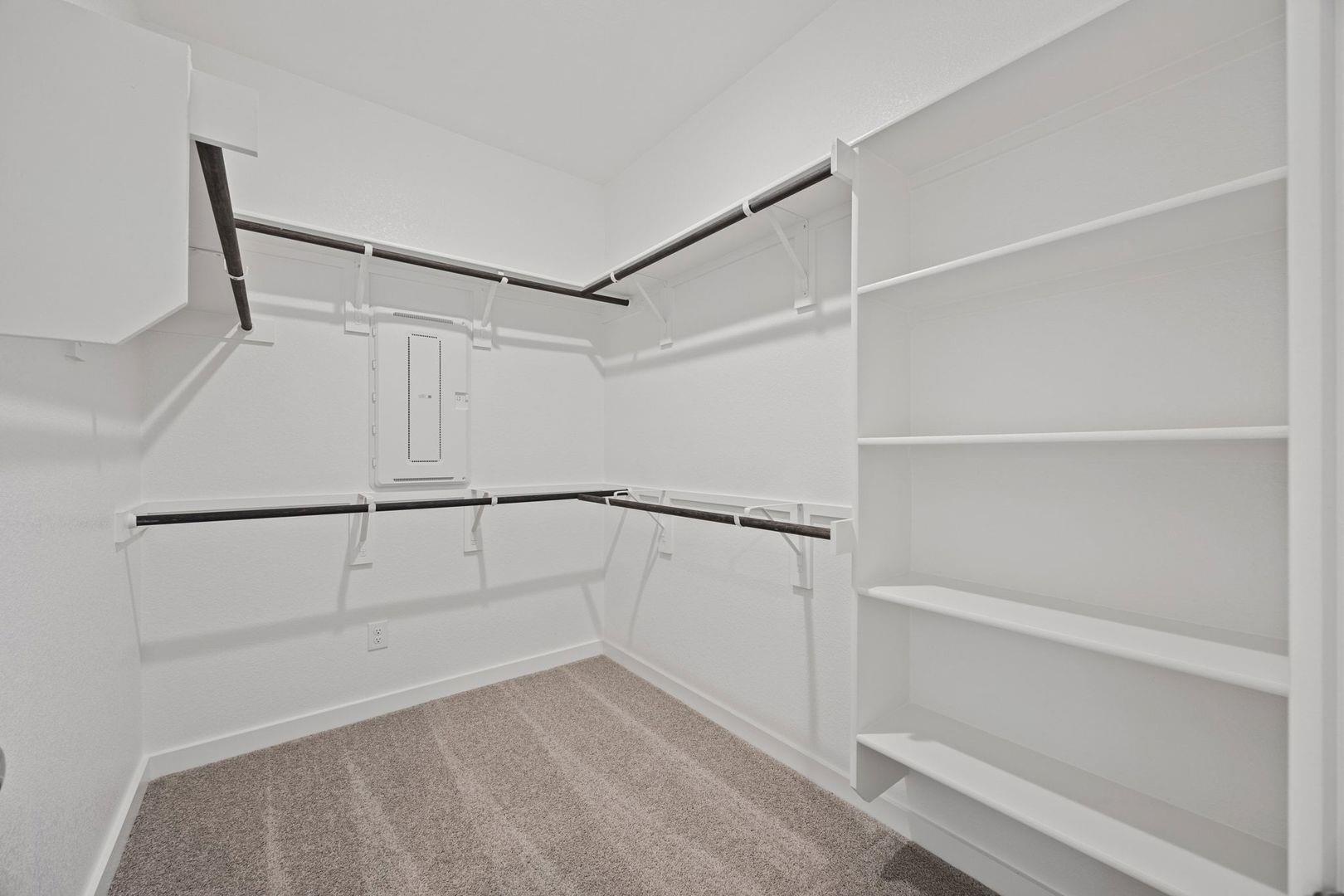 102 Divisadero Dr, Hutto, TX 78634