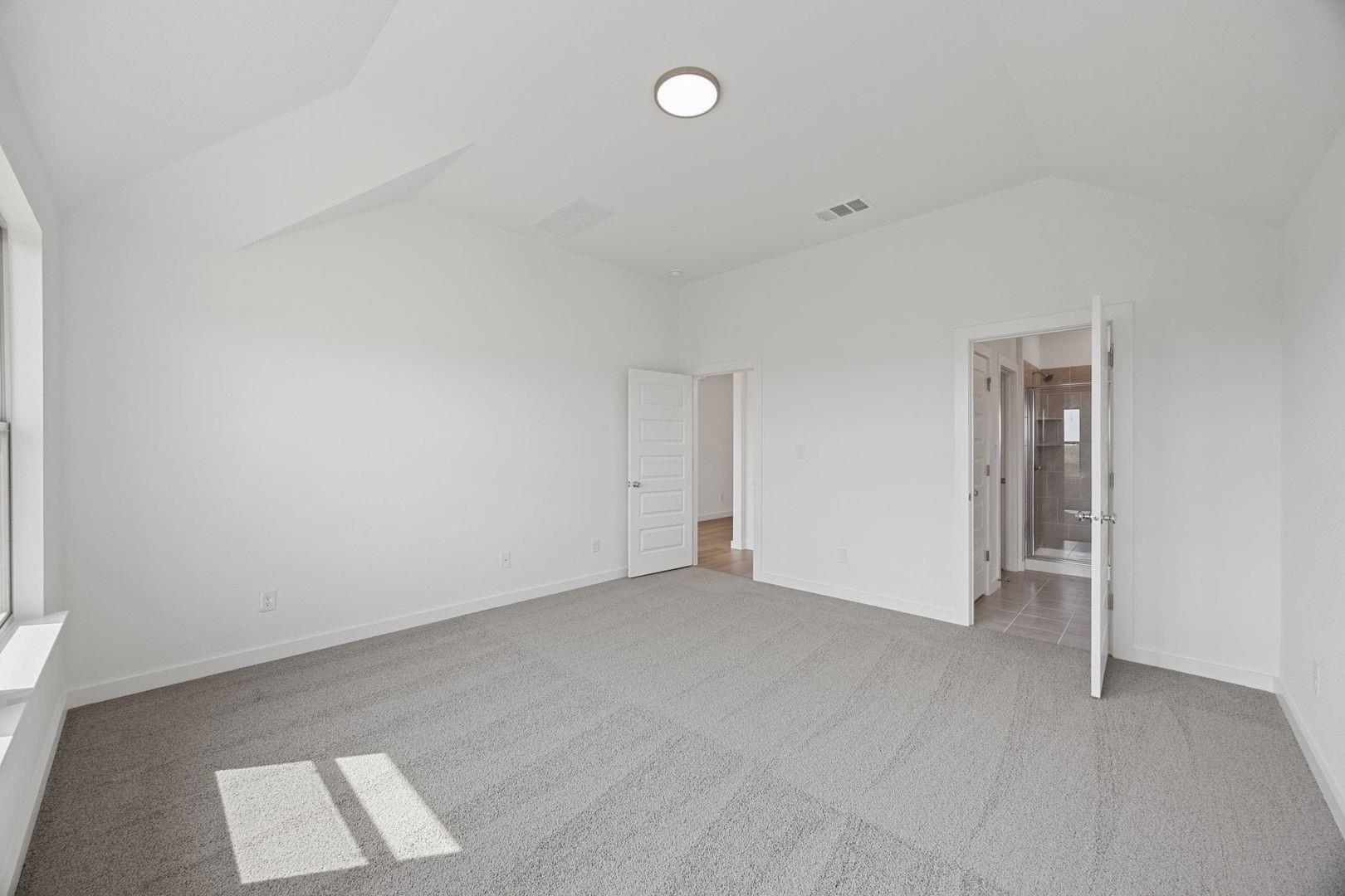 102 Divisadero Dr, Hutto, TX 78634