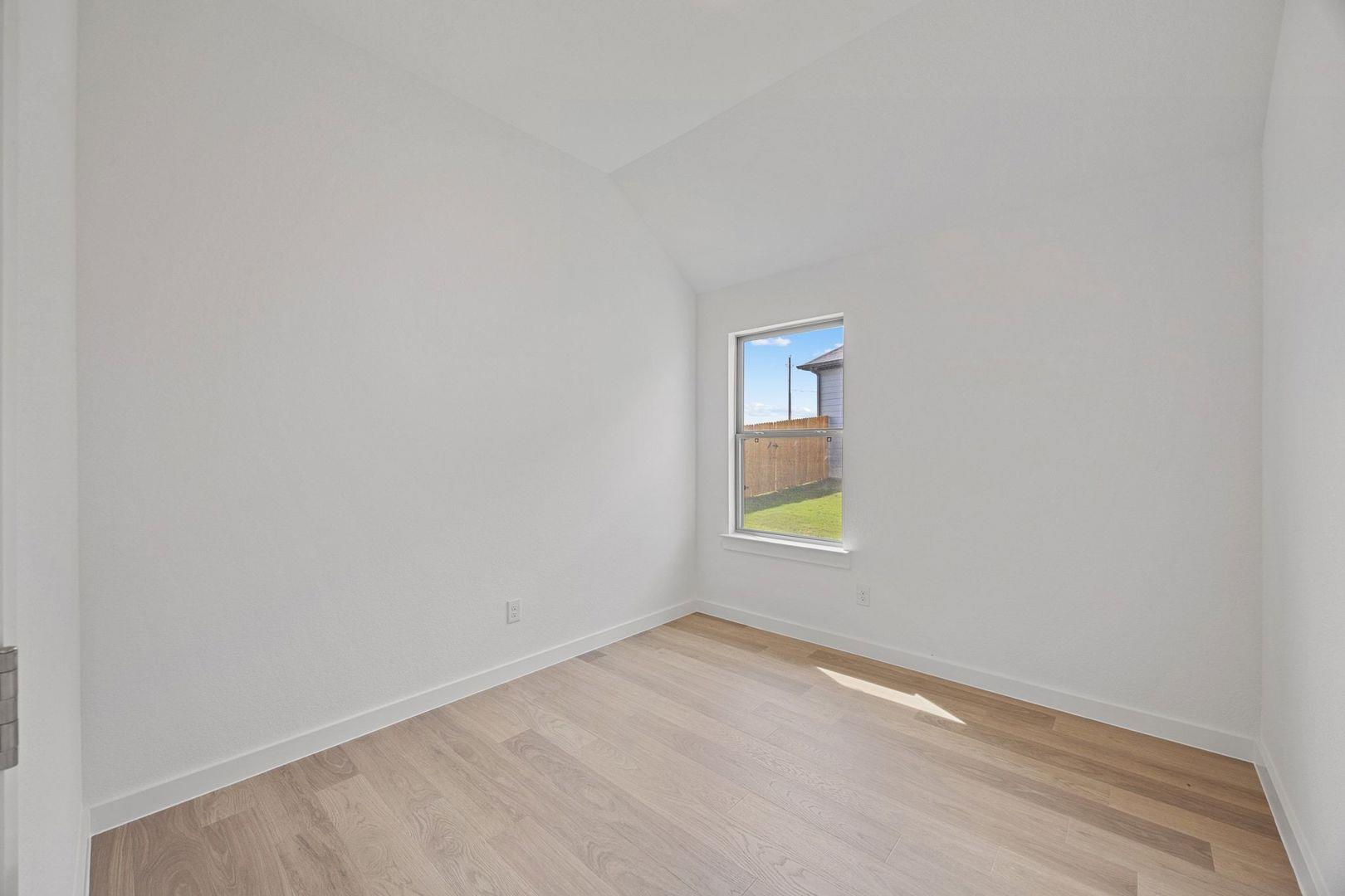 102 Divisadero Dr, Hutto, TX 78634