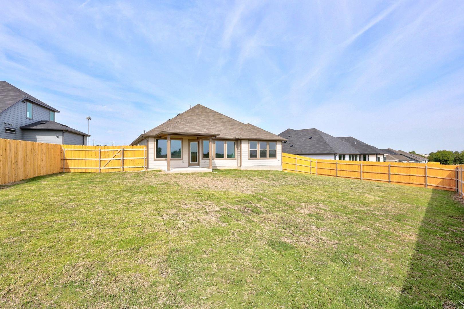 102 Divisadero Dr, Hutto, TX 78634