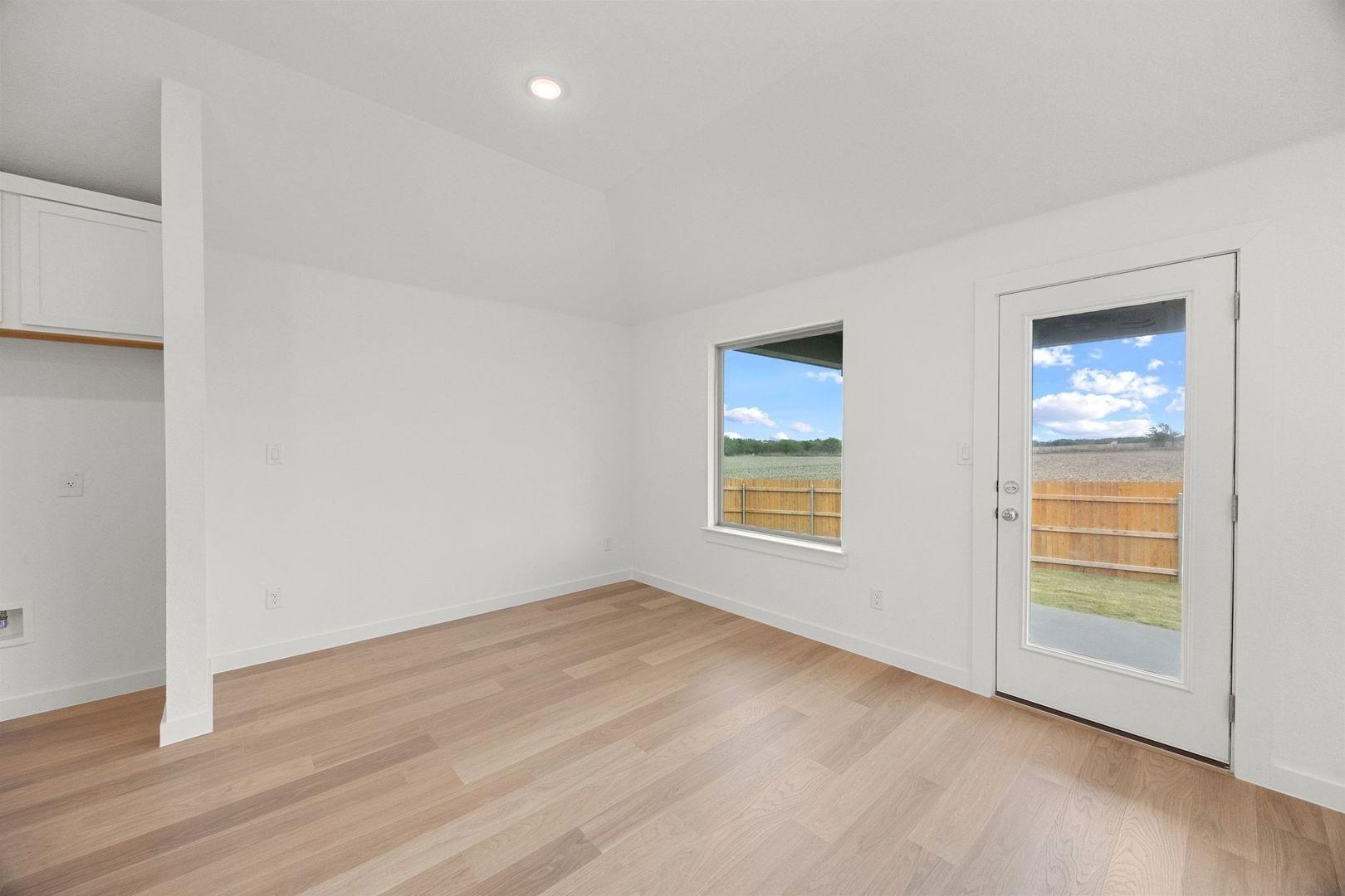 104 Divisadero Dr, Hutto, TX 78634