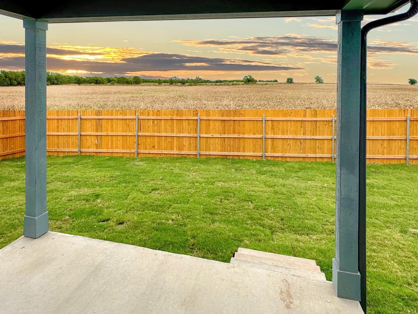 104 Divisadero Dr, Hutto, TX 78634