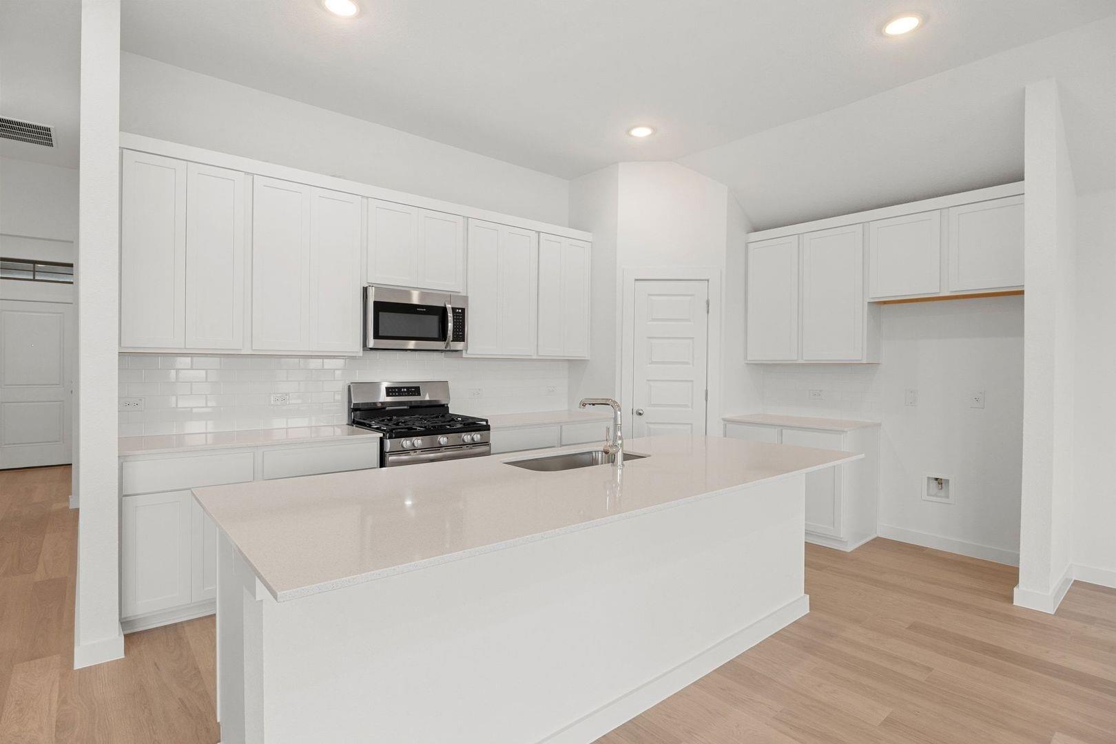 104 Divisadero Dr, Hutto, TX 78634