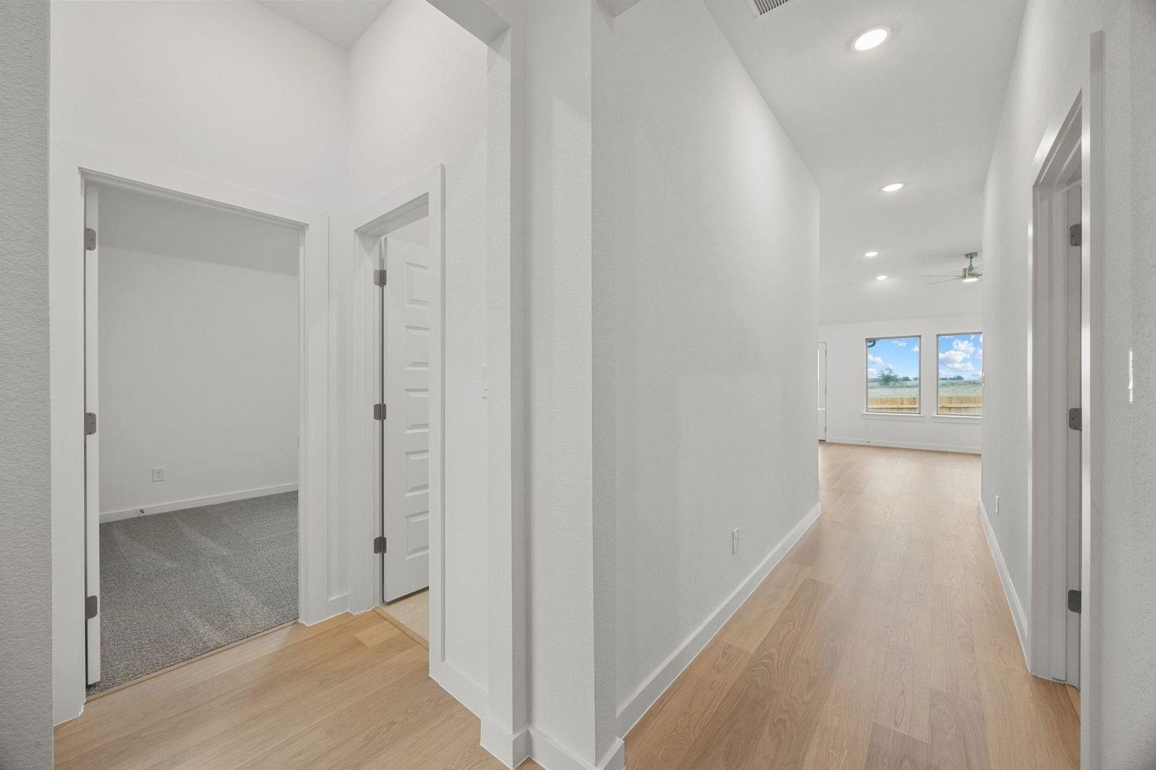 104 Divisadero Dr, Hutto, TX 78634