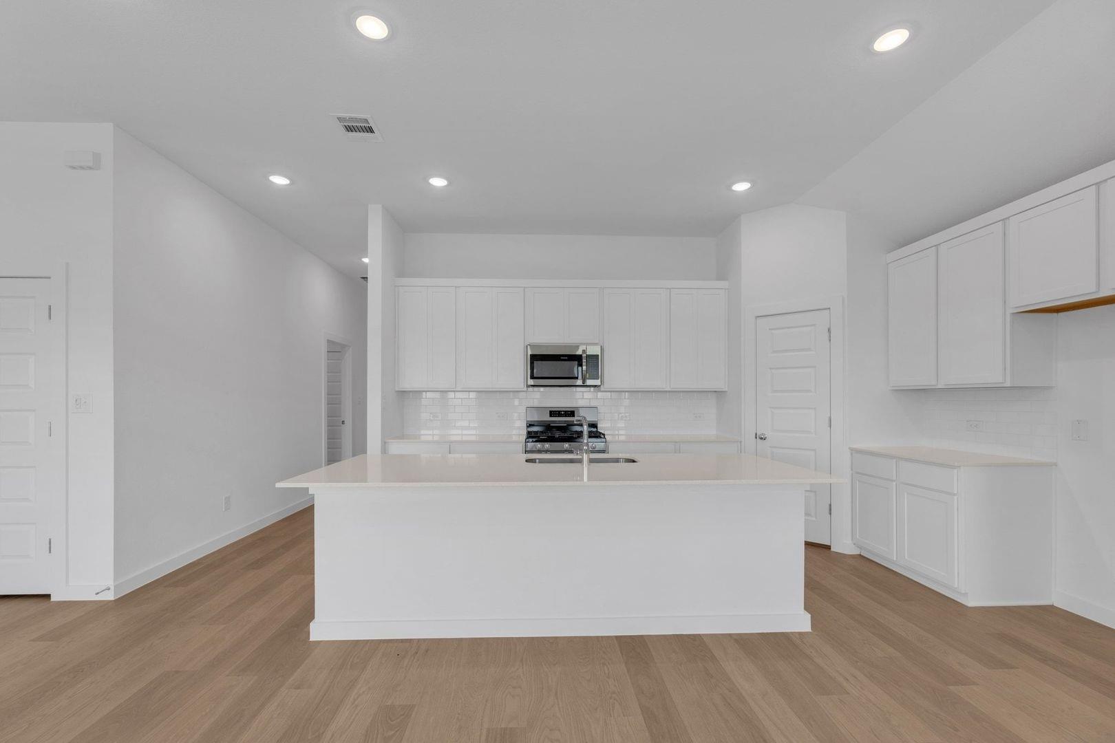 312 Sepulveda St, Hutto, TX 78634