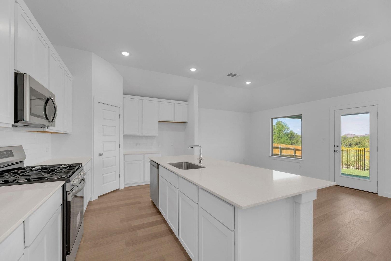 312 Sepulveda St, Hutto, TX 78634