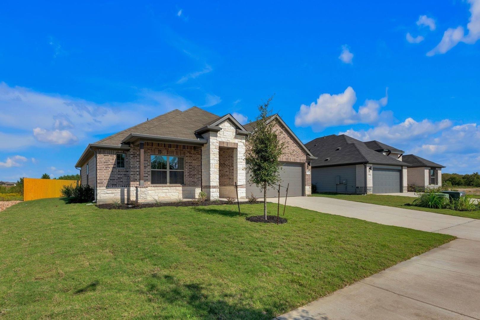 312 Sepulveda St, Hutto, TX 78634