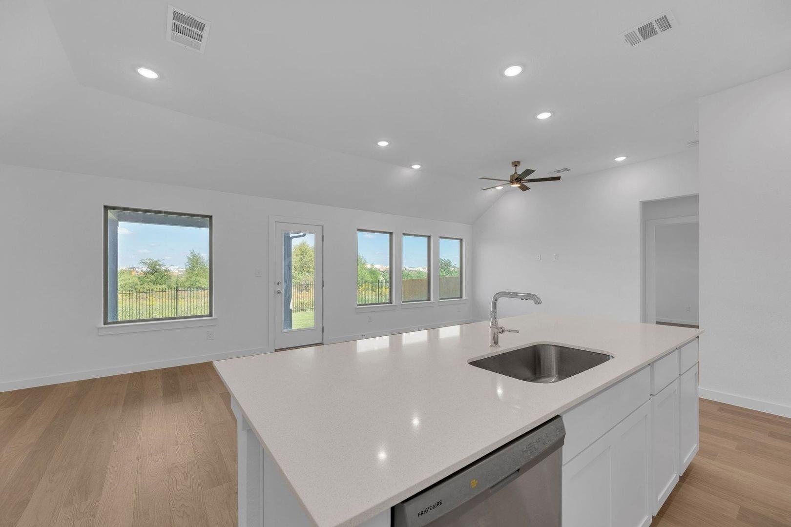 312 Sepulveda St, Hutto, TX 78634