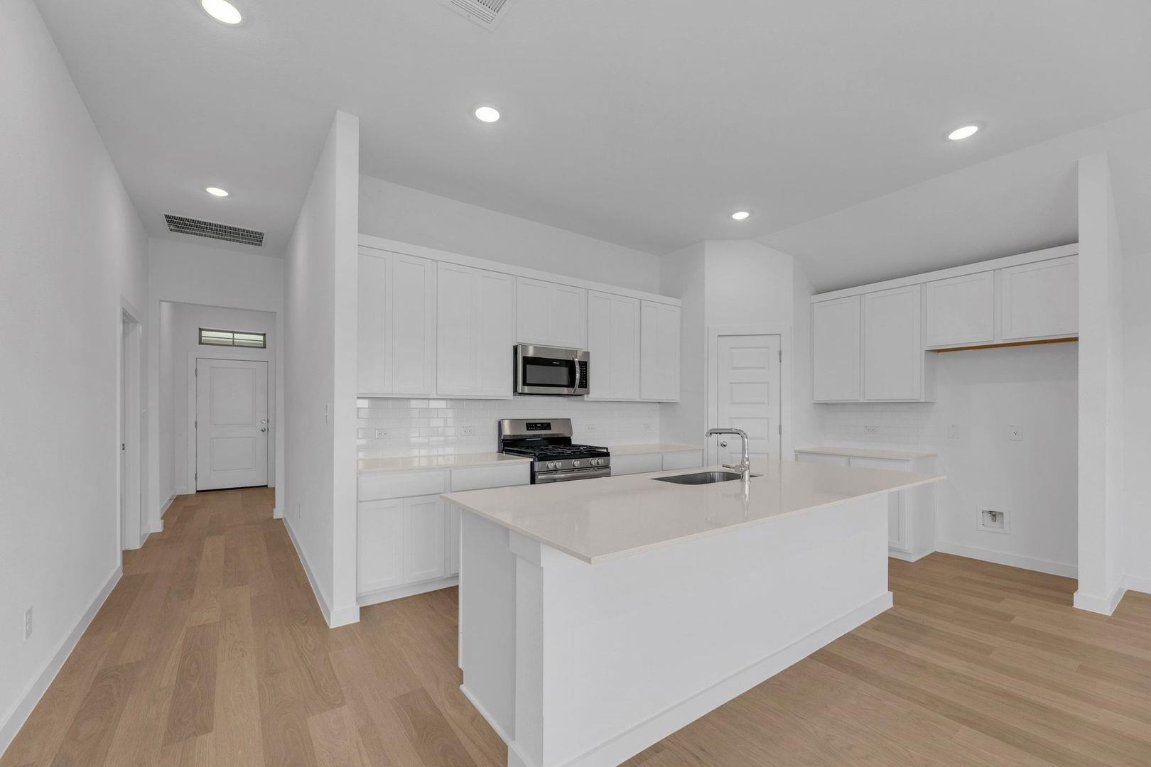 312 Sepulveda St, Hutto, TX 78634