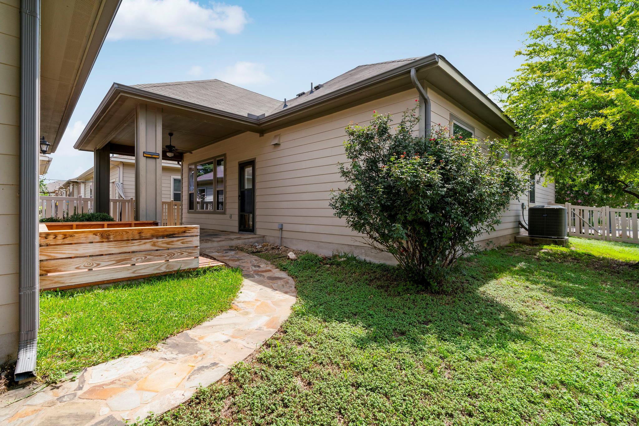 1336 Sanders, Kyle, TX 78640