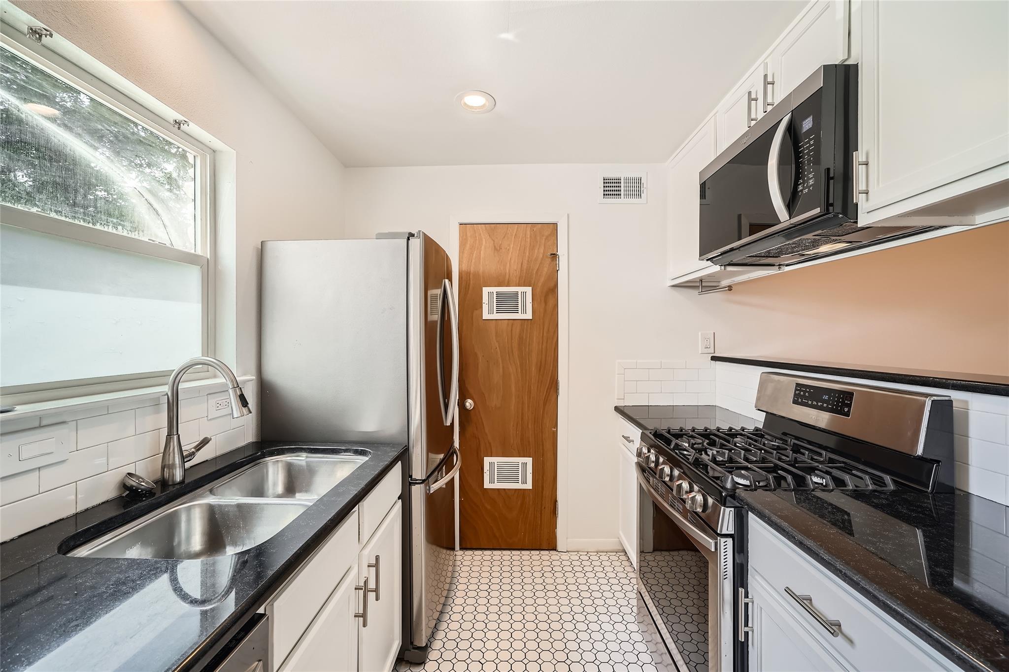 1909 Leona St # 102, Austin, TX 78722