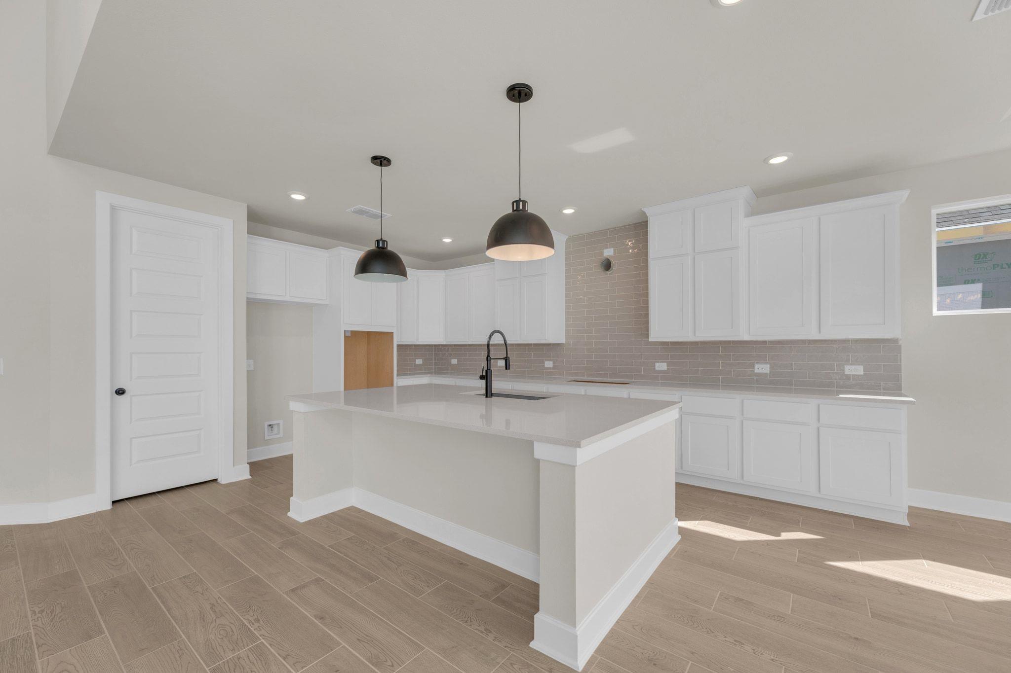 916 Rock Daisy Trl, Hutto, TX 78634