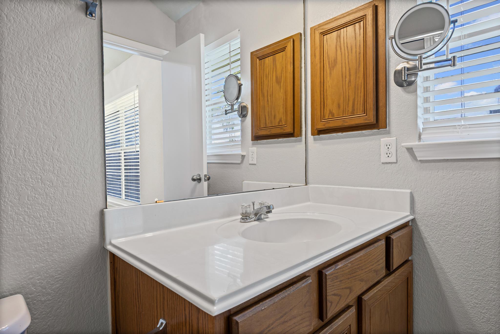 2302 Loquat Ln, Round Rock, TX 78664