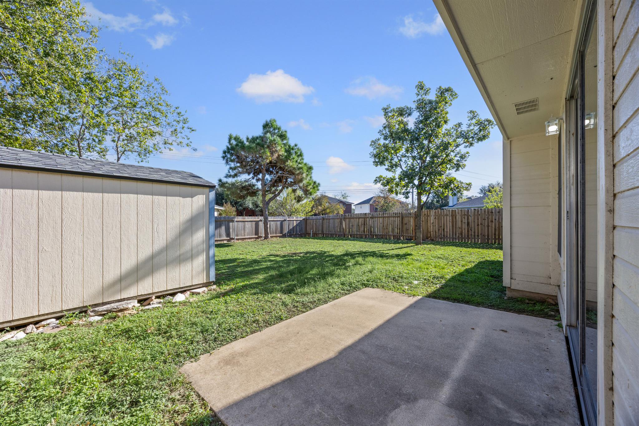 2302 Loquat Ln, Round Rock, TX 78664