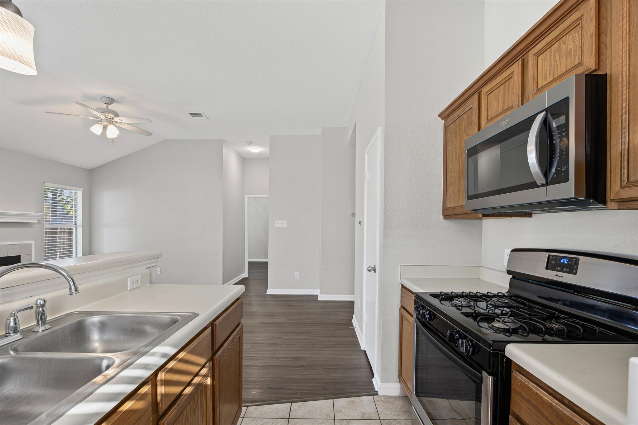 2302 Loquat Ln, Round Rock, TX 78664