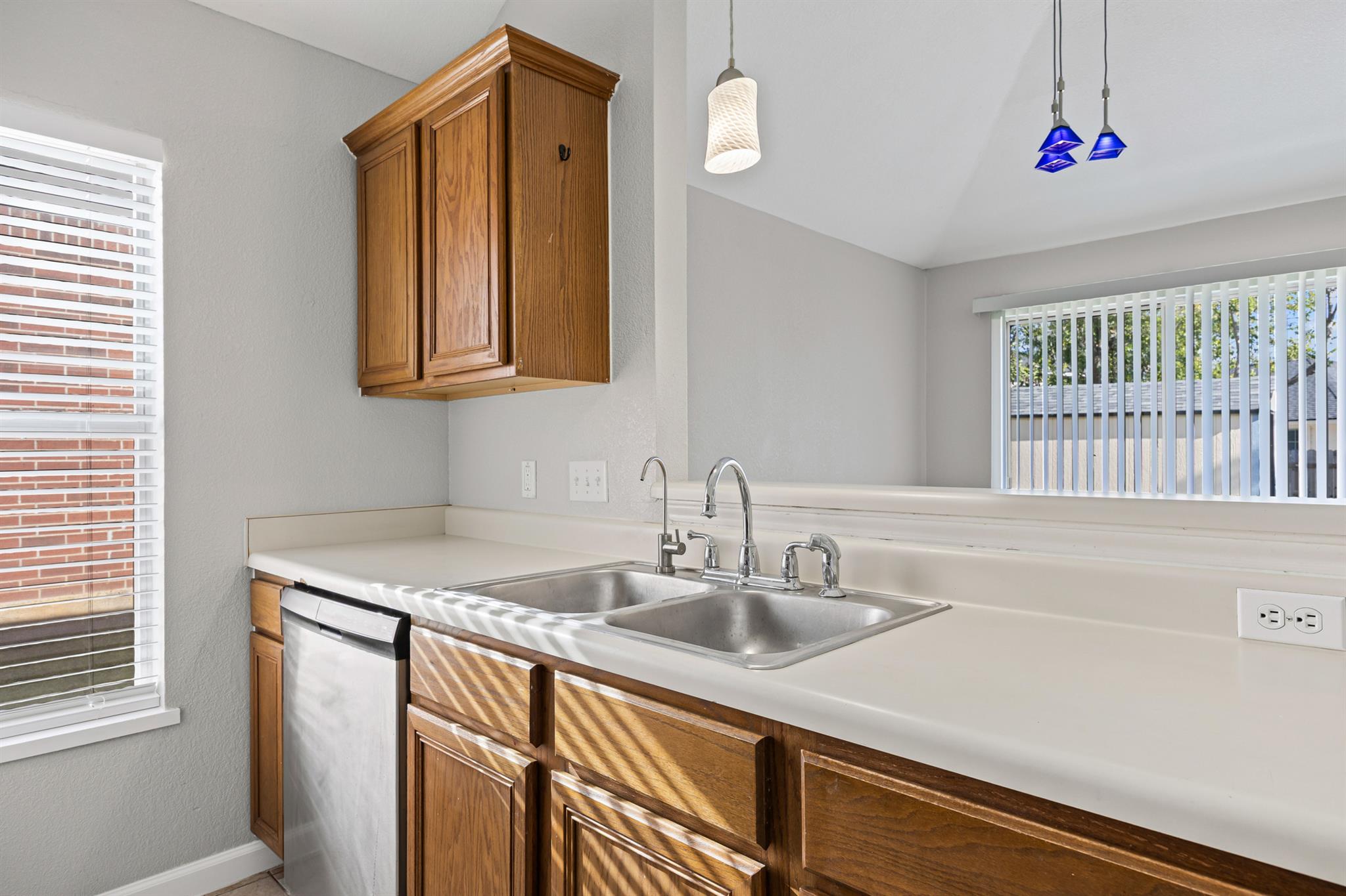 2302 Loquat Ln, Round Rock, TX 78664