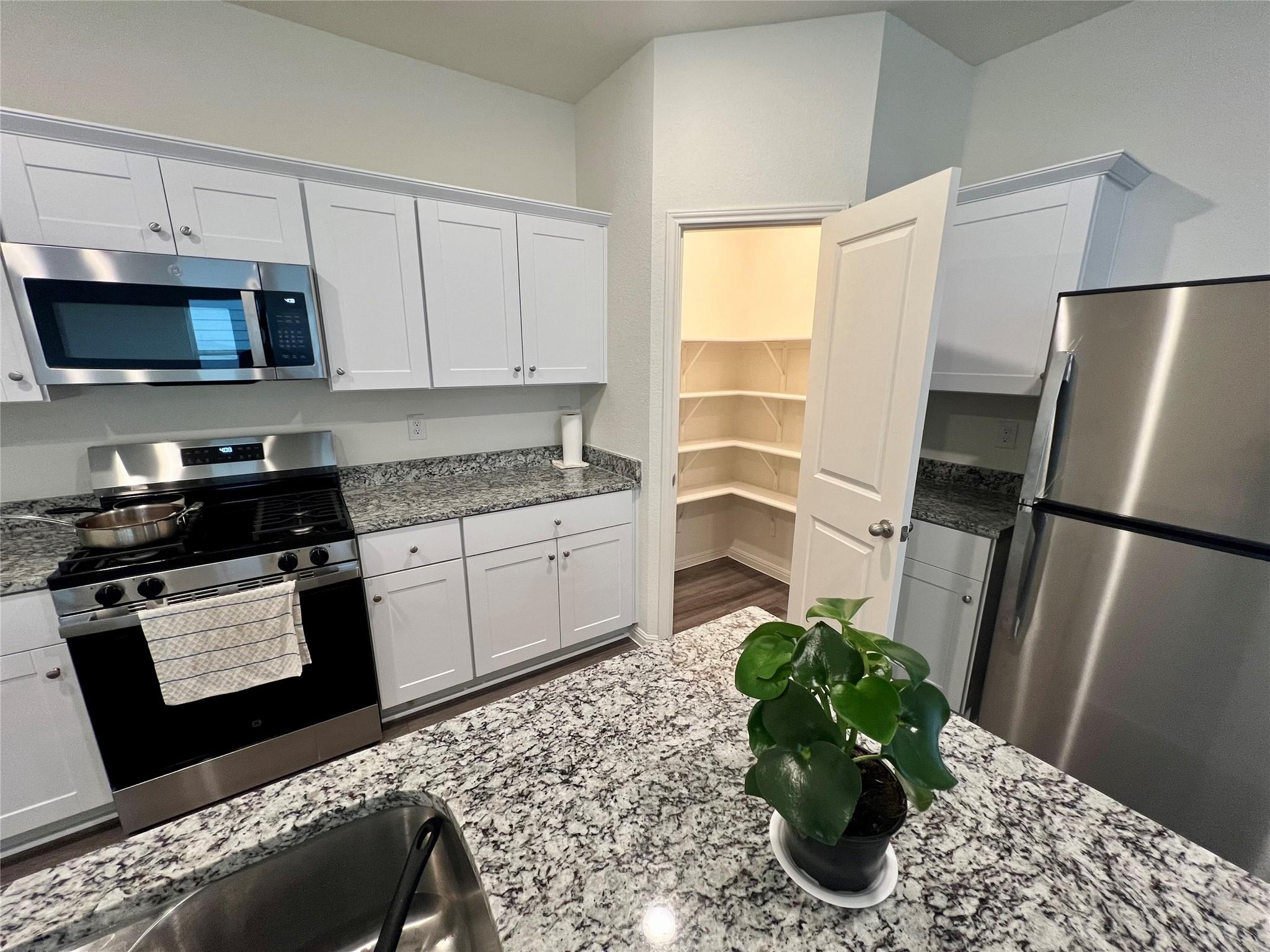 509 Lagoon Dr, Maxwell, TX 78656