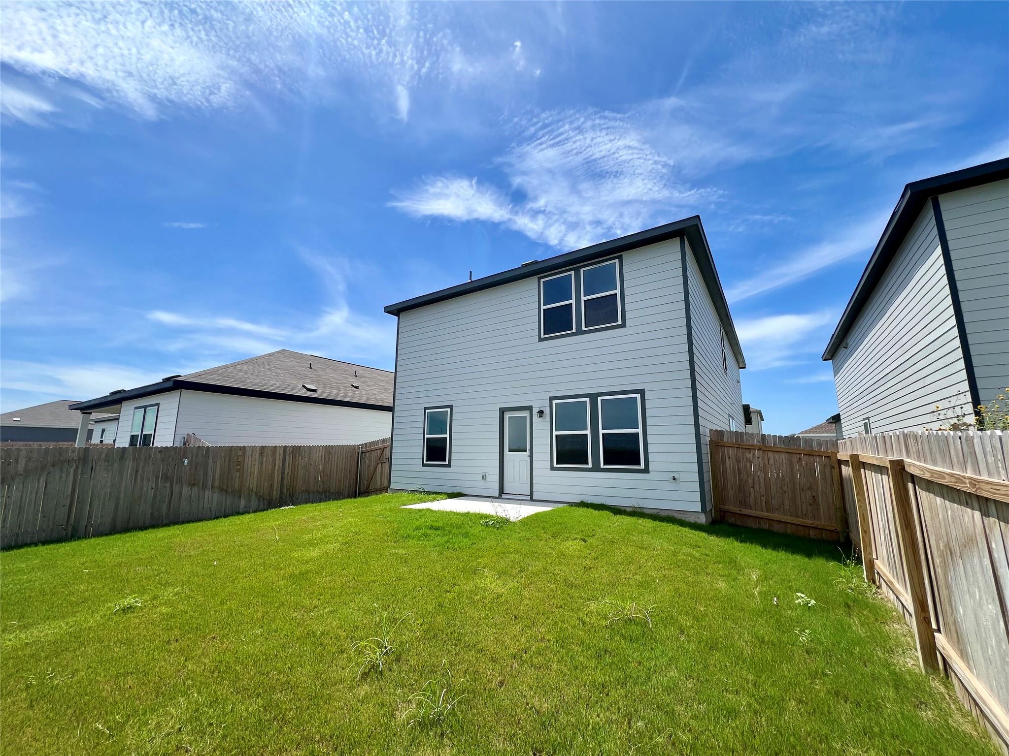 509 Lagoon Dr, Maxwell, TX 78656