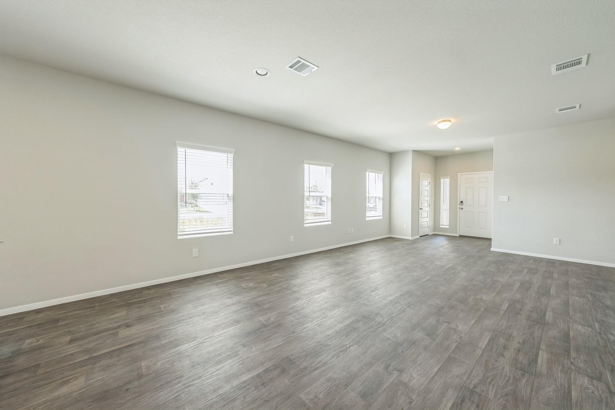 107 Honeybee Ln, Elgin, TX 78621