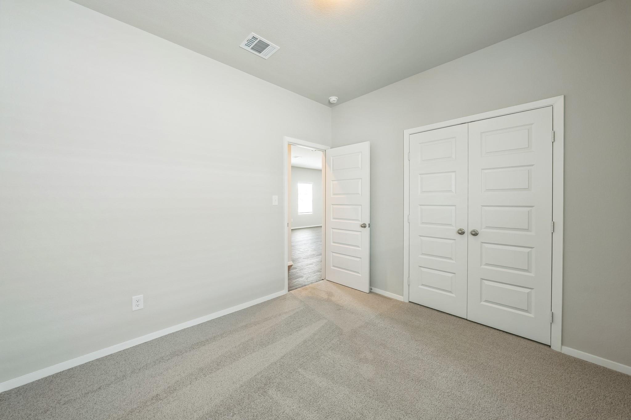 107 Honeybee Ln, Elgin, TX 78621