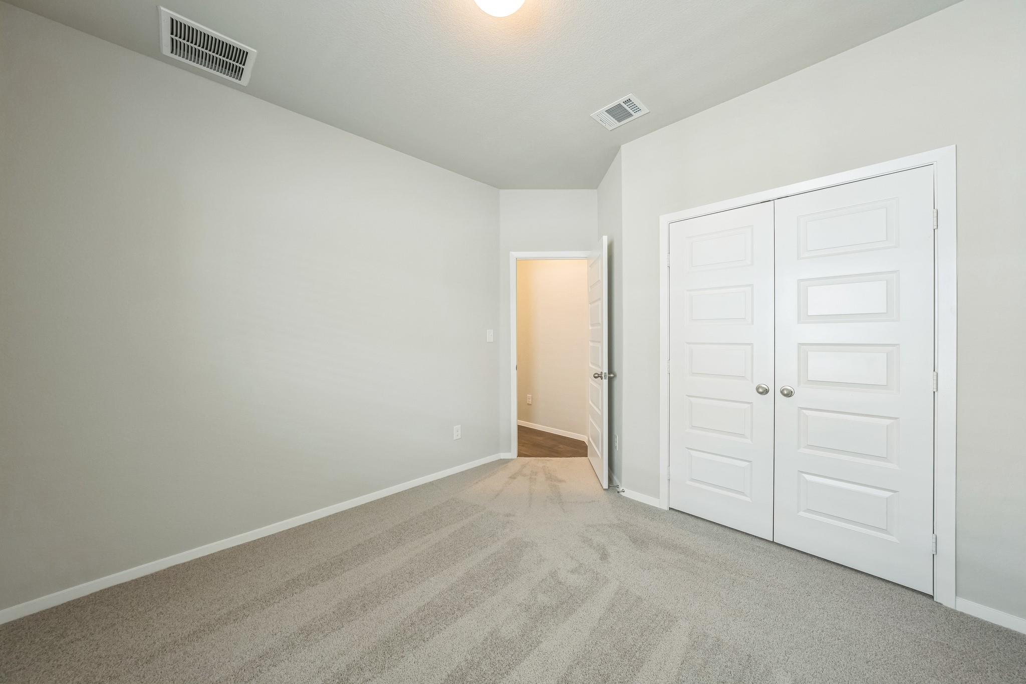 107 Honeybee Ln, Elgin, TX 78621