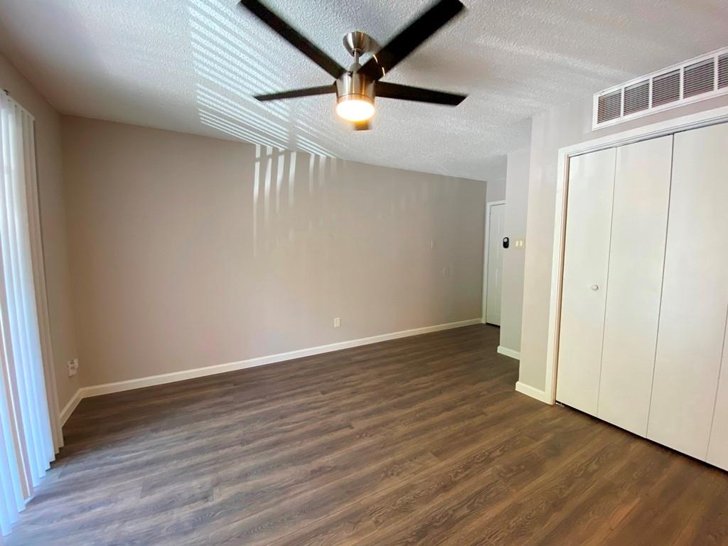 1840 Burton Dr # 128, Austin, TX 78741