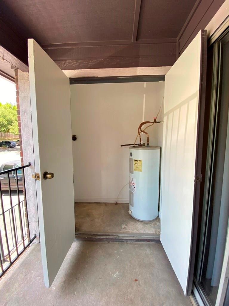 1840 Burton Dr # 128, Austin, TX 78741