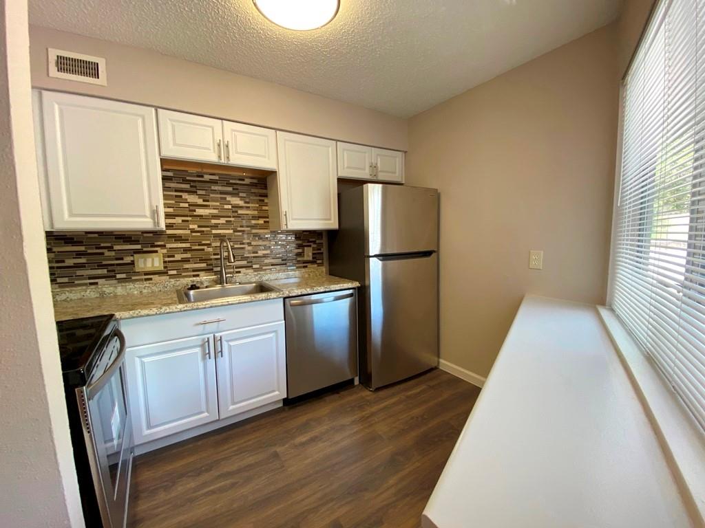 1840 Burton Dr # 128, Austin, TX 78741