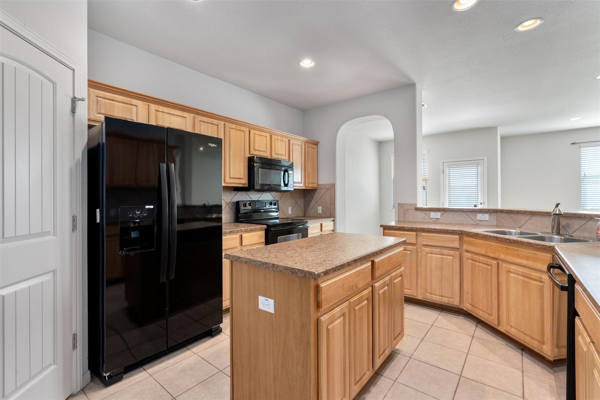 417 Drystone Trl, Liberty Hill, TX 78642