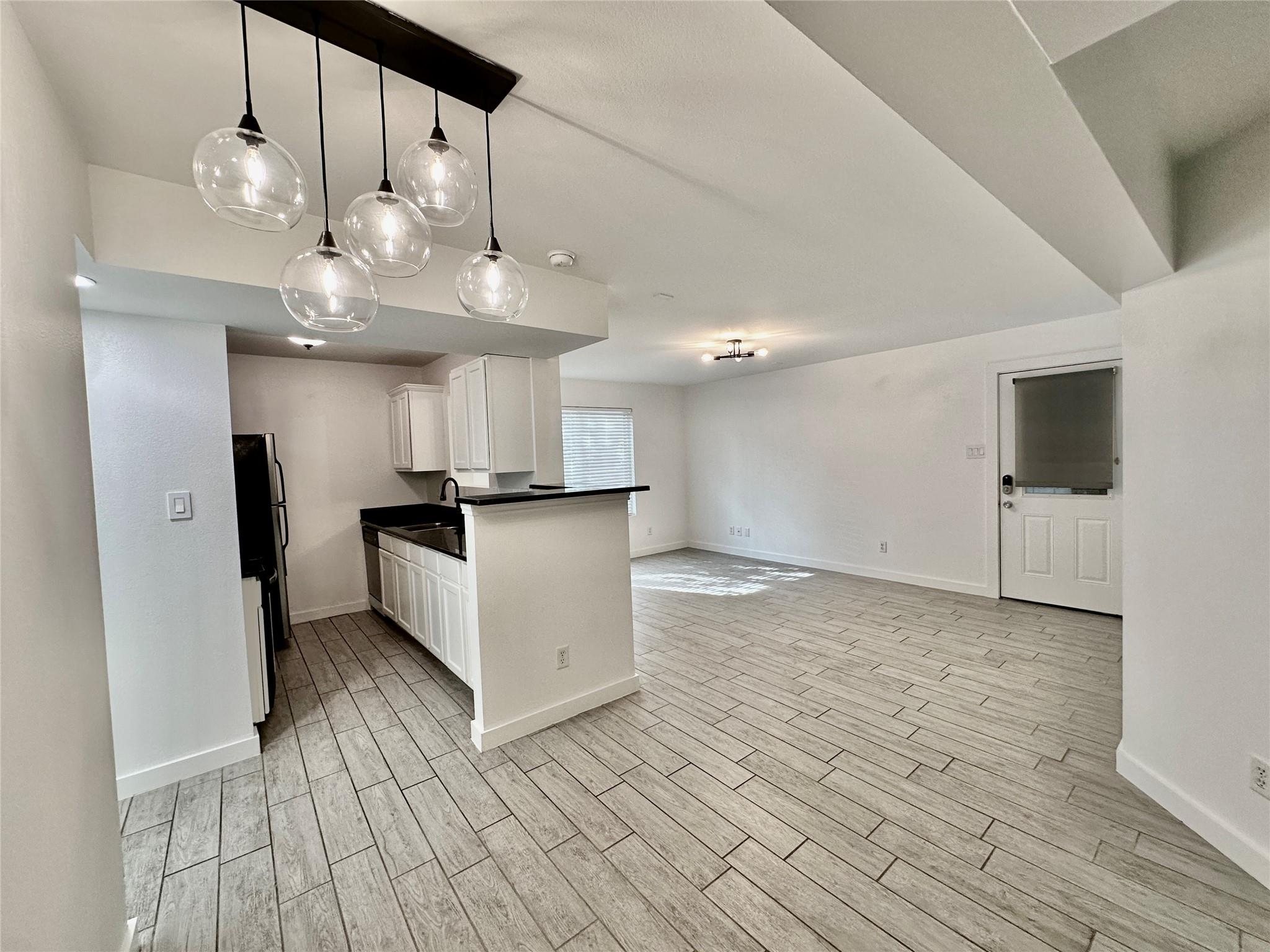 1307 Norwalk Ln # 102, Austin, TX 78703