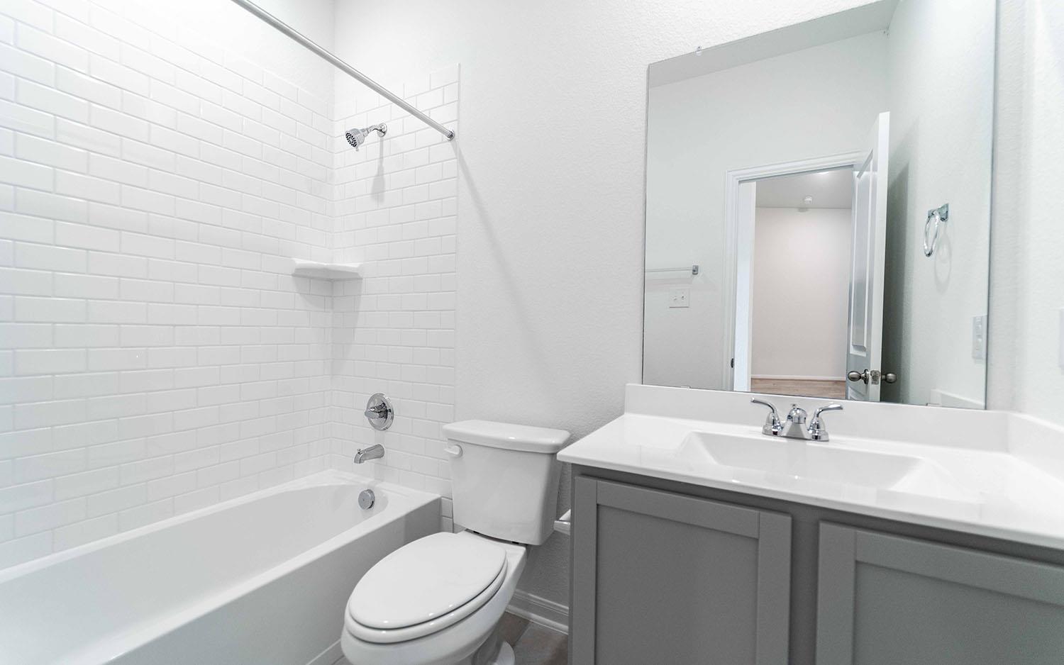 290 Yosemite Dr, Kyle, TX 78640