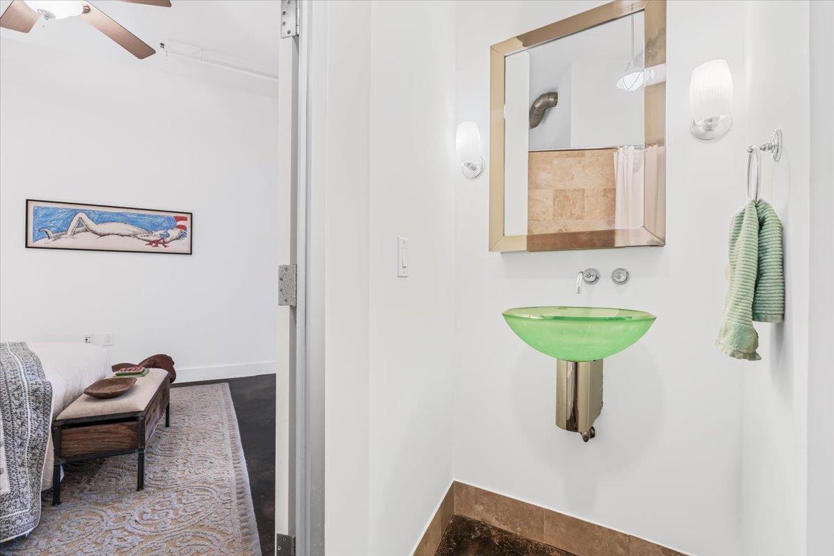 311 W 5th St # 1005, Austin, TX 78701