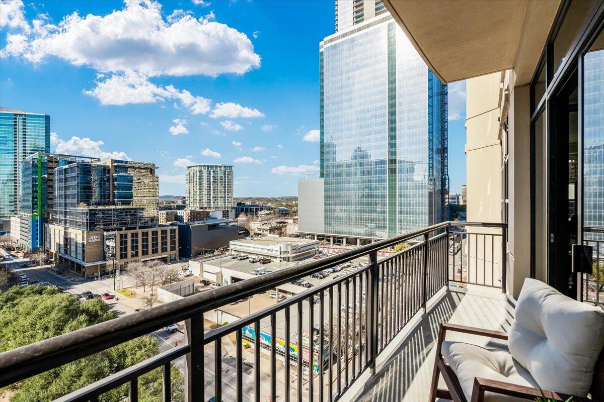 311 W 5th St # 1005, Austin, TX 78701