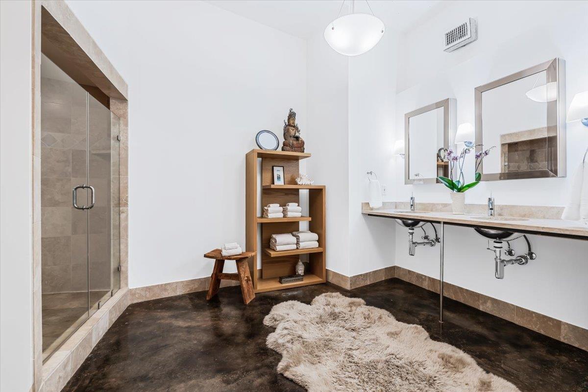 311 W 5th St # 1005, Austin, TX 78701