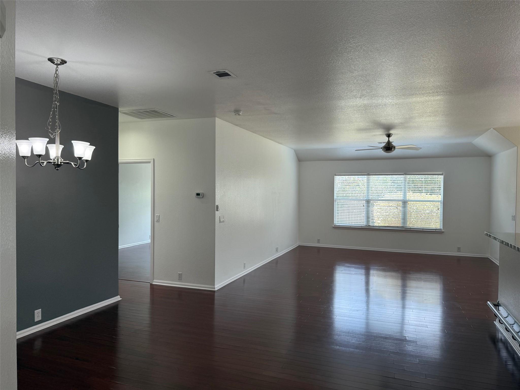 155 Hoot Owl Ln, Leander, TX 78641