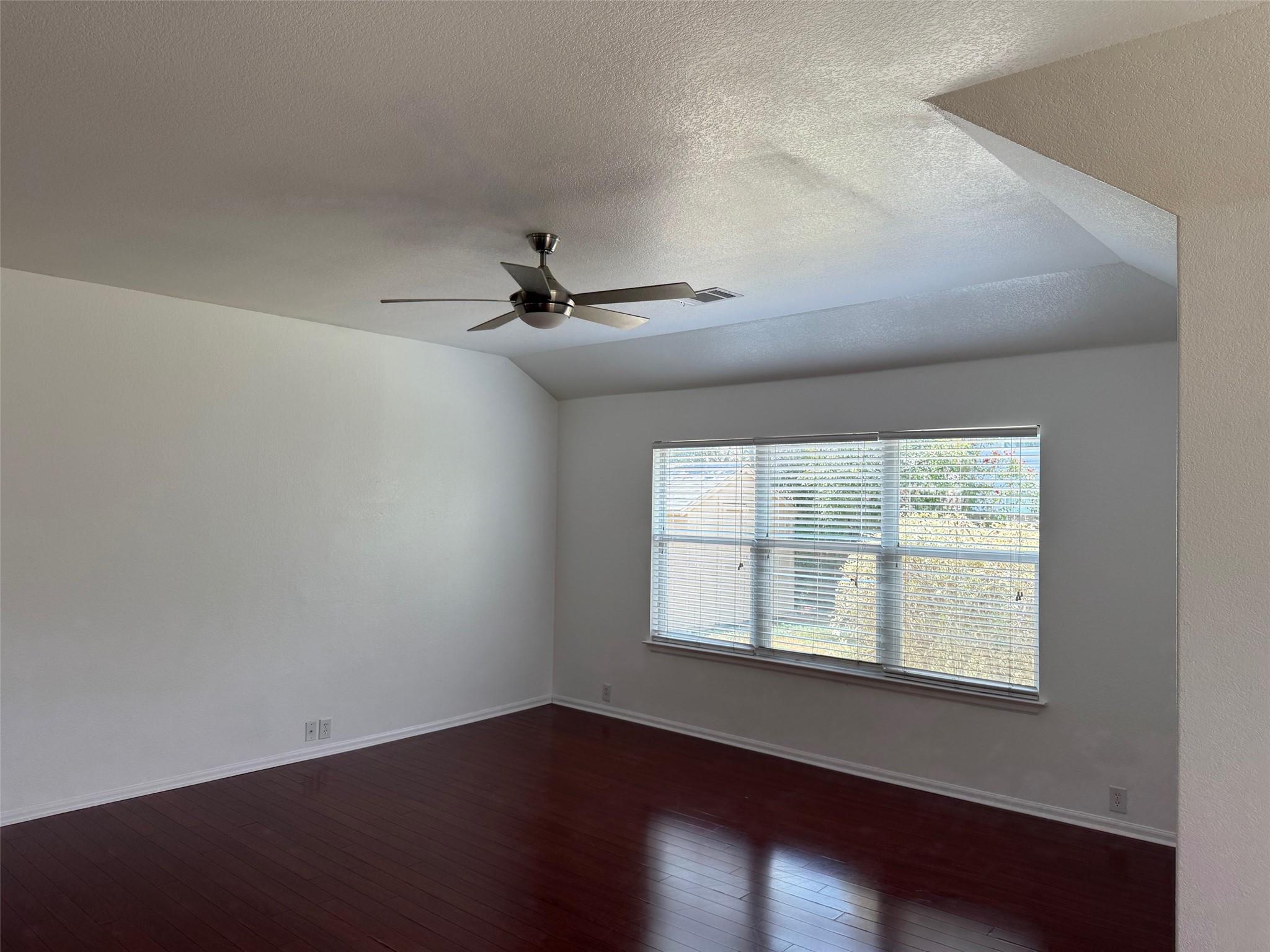 155 Hoot Owl Ln, Leander, TX 78641